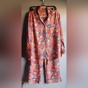 NWT -PODWER PAJAMAS SET